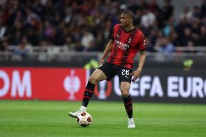 記者：紐卡斯?fàn)枌逊蚋信d趣并已展開接觸，但目前尚未正式報價