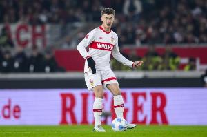 記者：曼聯(lián)明天不太可能簽中場(chǎng)，關(guān)于斯蒂勒的說(shuō)法不實(shí)