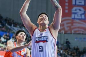 媒體人：對阿日有意的球隊(duì)不愿出足額培養(yǎng)費(fèi) 同曦主動放棄培養(yǎng)費(fèi)