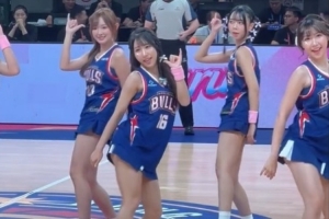 動感十足！媒體人曬中國香港金牛啦啦隊的舞蹈表演視頻