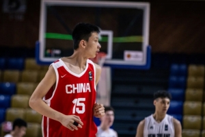 攻防俱佳！趙博新替補(bǔ)10中6砍17分11板 搶到4個(gè)前場(chǎng)板&送3次封蓋