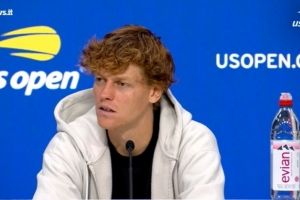 辛納談阿爾卡拉斯：我們競爭始于22年美網(wǎng)，他總能把我逼到極限