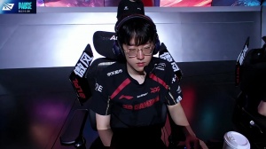 給Bin哥打的屎尿都出來了！BLG申請暫停比賽 Bin前往衛(wèi)生間解手