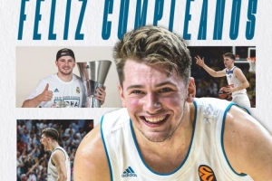 18歲詹姆斯和18歲東契奇誰厲害？楊毅：東契奇厲害 那時(shí)老詹沒籃