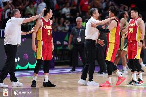 一座大山！U16男籃不敵澳大利亞屈居亞軍 復(fù)刻男籃此前亞洲杯結(jié)果