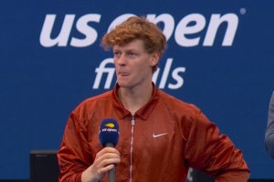 心服口服！辛納：阿卡今天比我更出色，我已經(jīng)盡全力了但真沒(méi)辦法