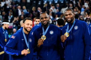 楊毅團(tuán)隊(duì)：詹杜庫(kù)退役后沒(méi)人能達(dá)到那種熱度 但聯(lián)盟門(mén)面還是有的