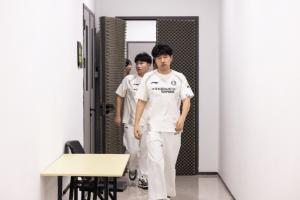 焦點之爭誰占優(yōu)？國外博彩網站：略微看好iG擊敗BLG