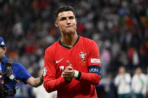 B席：C羅如能幫葡萄牙隊(duì)奪得明年世界杯，他的職業(yè)生涯將完美收官