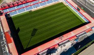 每體：巴薩首場(chǎng)主場(chǎng)比賽場(chǎng)地確定，他們將在克魯伊夫球場(chǎng)進(jìn)行比賽