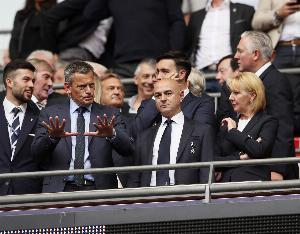 電訊報(bào)：劉易斯家族將現(xiàn)場(chǎng)看西漢姆vs熱刺 新管理層劍指重大獎(jiǎng)杯