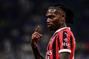 記者：萊奧尋求在下輪對(duì)陣博洛尼亞比賽復(fù)出，目前他還在單獨(dú)訓(xùn)練