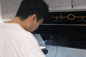 余霜分享管澤元下廚動(dòng)態(tài)：回家就有人做飯吃