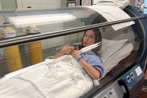 谷愛凌恢復(fù)訓(xùn)練：每天10小時(shí)的康復(fù)和理療, 終于上雪了??