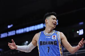 經(jīng)紀(jì)人：上海一球員曾對(duì)書豪防守動(dòng)作很大 他中場道歉&下半場繼續(xù)