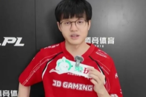 xun：我的性格有時(shí)候顛顛顛，就比較神經(jīng)病吧