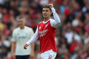 高級(jí)！國(guó)外球迷贊蘇維門迪：這球有齊達(dá)內(nèi)風(fēng)范；行走的藝術(shù)品