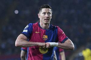 世體：萊萬效率比25歲時(shí)還高，在巴薩場均0.68球，多特場均0.55球