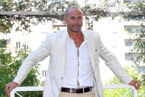 前意甲后衛(wèi)：加利亞尼和莫吉都說過我太帥不適合踢球