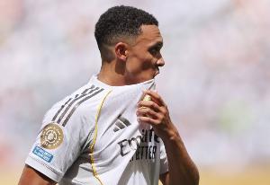 西媒：阿隆索將在歐冠做出輪換，阿諾德和馬斯坦托諾有望首發(fā)出場