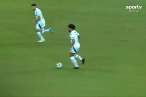 巴博薩距離球門32米轟世界波，巴甲生涯最遠(yuǎn)進(jìn)球+預(yù)期進(jìn)球僅0.01