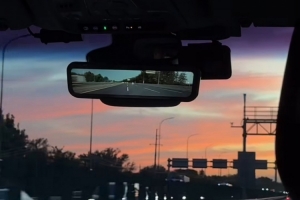 止步世錦賽100米欄預(yù)賽，吳艷妮今日社媒曬照已回國(guó)：到北京嘍