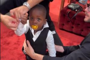 攜弟參加頒獎典禮？亞馬爾社媒曬弟弟：寶貝，你穿的可是高級貨！