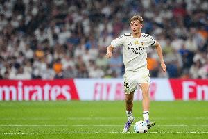 記者：裁委員評議無法作為證據(jù)，皇馬中衛(wèi)赫伊森將被停賽一場