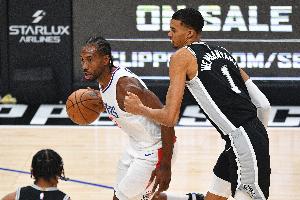 ESPN：快船人心惶惶擔(dān)心成為下個(gè)馬刺 小卡傷情被視為神圣的秘密