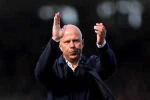 斯洛特：我并不知道西蒙尼和球迷具體發(fā)生了什么，所以很難回應(yīng)