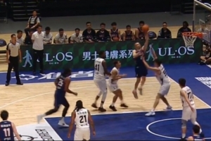 勢(shì)不可擋！香港金牛厄特爾全場(chǎng)砍下36分2板6助4斷 命中6記三分！