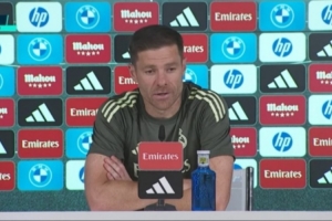 阿隆索：有些比賽姆巴佩不會(huì)首發(fā) 我們的計(jì)劃是讓巴爾韋德踢中場(chǎng)