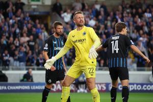 19分鐘送點(diǎn)+撲點(diǎn)+傷退！37歲米尼奧萊撲點(diǎn)后朝裁判慶祝，吃到黃牌