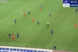 差之毫厘！河南邊路傳中，鐘義浩門前搶點推射稍偏出立柱