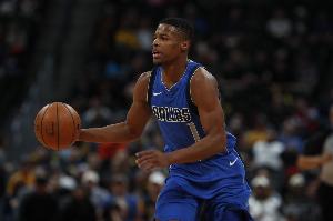 9號(hào)秀爭名額！Shams：獨(dú)行俠一年短約迎回小史密斯