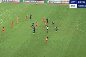 打花了！阿奇姆彭單刀過門將破門雙響，河南客場4-0領先三鎮(zhèn)