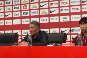 宮魯鳴談中國(guó)女籃選人標(biāo)準(zhǔn)：攻守兼?zhèn)?要能跟上比賽的節(jié)奏