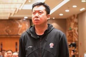 媒體人：王治郅身份特殊無法全職進(jìn)入國(guó)家隊(duì) 但近年來他有召必到