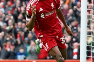 傳射建功！利物浦官方：赫拉芬貝赫當(dāng)選利物浦2-1埃弗頓隊(duì)內(nèi)最佳