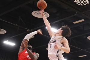 隊記：楊瀚森下季最好的情況是進穩(wěn)定輪換 最壞的情況是不適應(yīng)NBA