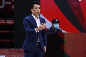 解立彬：球隊與CBA強隊存在差距 但我們時刻準備著 等待機會到來