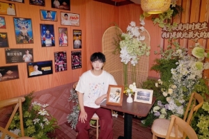 Fly曬照：謝謝大家準(zhǔn)備的生日驚喜，很開心又和大家度過一個(gè)生日