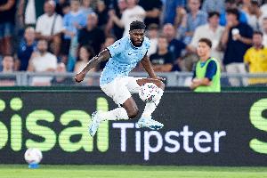 羅體：塔瓦雷斯后場玩火導(dǎo)致丟球，扎卡尼當(dāng)場指責(zé)+兩人發(fā)生沖突