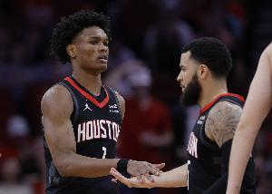 美記：范喬丹受傷前阿門(mén)就計(jì)劃在火箭進(jìn)攻中扮演更重要的組織角色