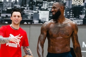 訓(xùn)練師：詹姆斯每次訓(xùn)練都是提前2小時(shí)到 KD每次訓(xùn)練都會(huì)全力以赴