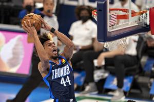 NBA生涯場均2分1.1板！Scotto：灰熊與小查理-布朗達成了簽約協(xié)議