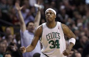 命硬！25年前的今天：皮爾斯被人連捅11刀 隨后的賽季打滿82場(chǎng)