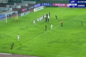 拒絕被絕平！浙江補(bǔ)時(shí)階段頭球攻門，劉殿座起跳神撲救險(xiǎn)