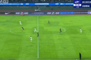 蓉城上半場補(bǔ)時(shí)兩獲良機(jī)，廖榮祥射門被趙博撲出，浙江再扳一球