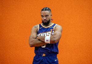 布克：我與狄龍相互尊重 我和隊(duì)友都?xì)g迎他的到來